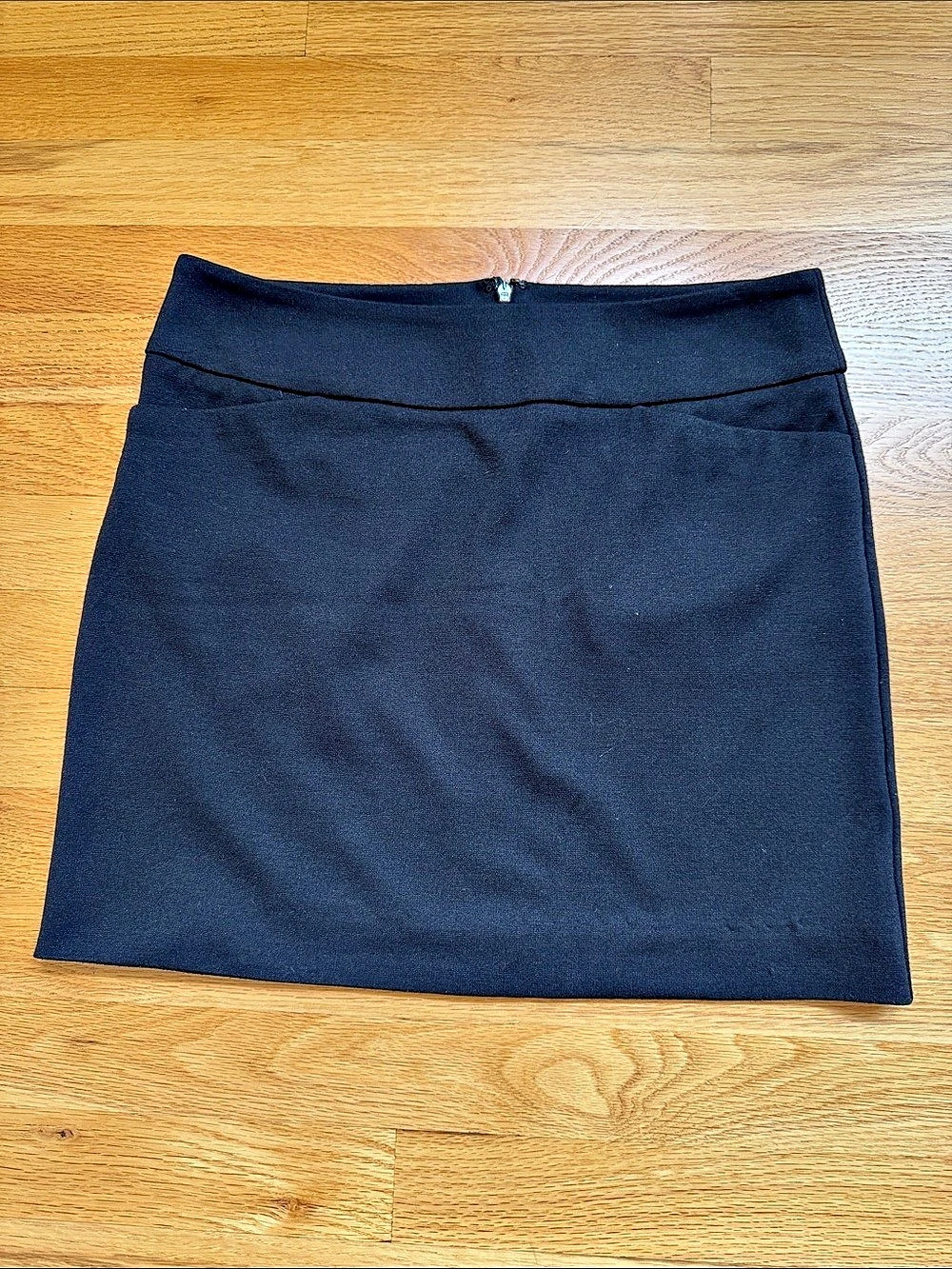 White House Black Market Black Mini Skirt Size XS Like New